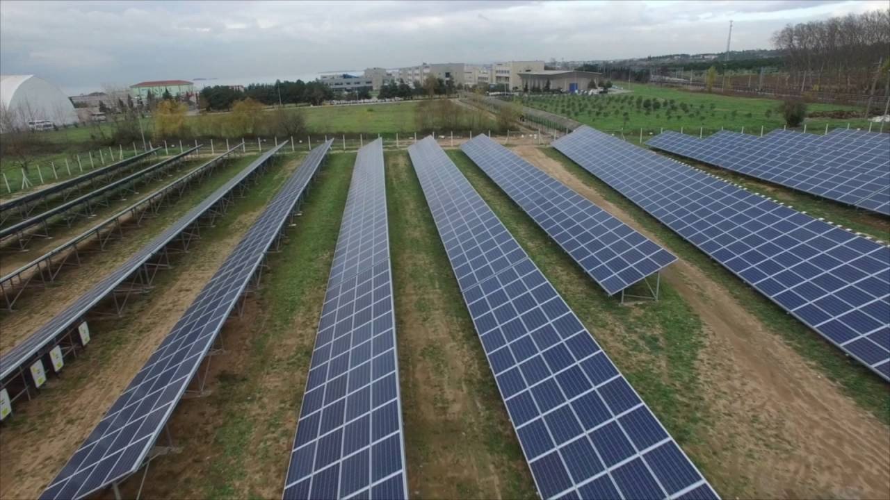 MEM Solar, depremden sonra Kahramanmaraş’ta güneş paneli üretimine başladı.