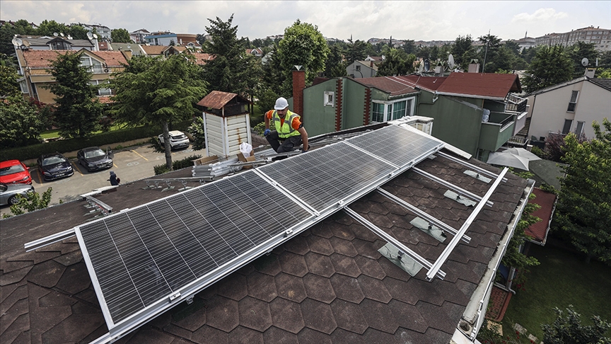 Türkiye’nin çatılarındaki güneş enerjisi potansiyeli, elektrik tüketiminin yüzde 45’ini karşılayabilir.